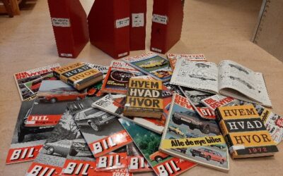 Med hjælp fra Dansk Veteranbilklubs store bibliotek har vi fundet et væld af nybilspriser